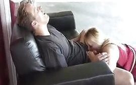 Fette Blondine gefickt und auf den Bauch gespritzt