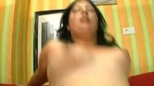 Mollige Frau squirtet beim ficken